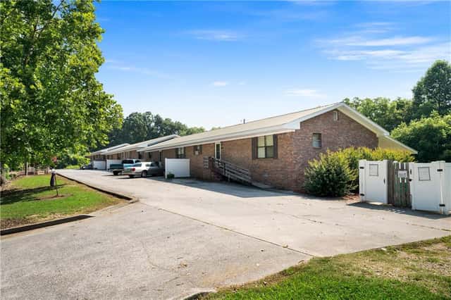 Multifamily for sale: 621 Nicklesville Road NE, Resaca
