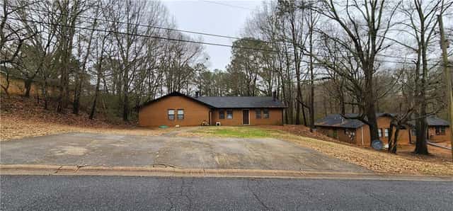 Multifamily for sale: 271 E Wright Street, Winder